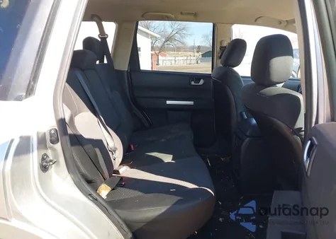 2010 Mitsubishi Endeavor Ls z USA, uszkodzony, nr VIN 4A4JM2AS5AE017877